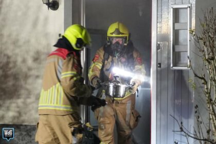 Vrouw lichtgewond na keukenbrand