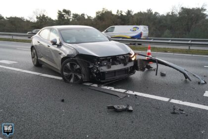Auto's botsen op snelweg A2 tussen Budel en Weert