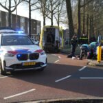 Fietser gewond na aanrijding op rotonde Maaslandlaan