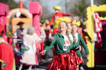 Carnavalsoptocht Budel in beeld