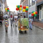 Kleurrijke Wichteroptocht Rogstaekers trekt door de binnenstad