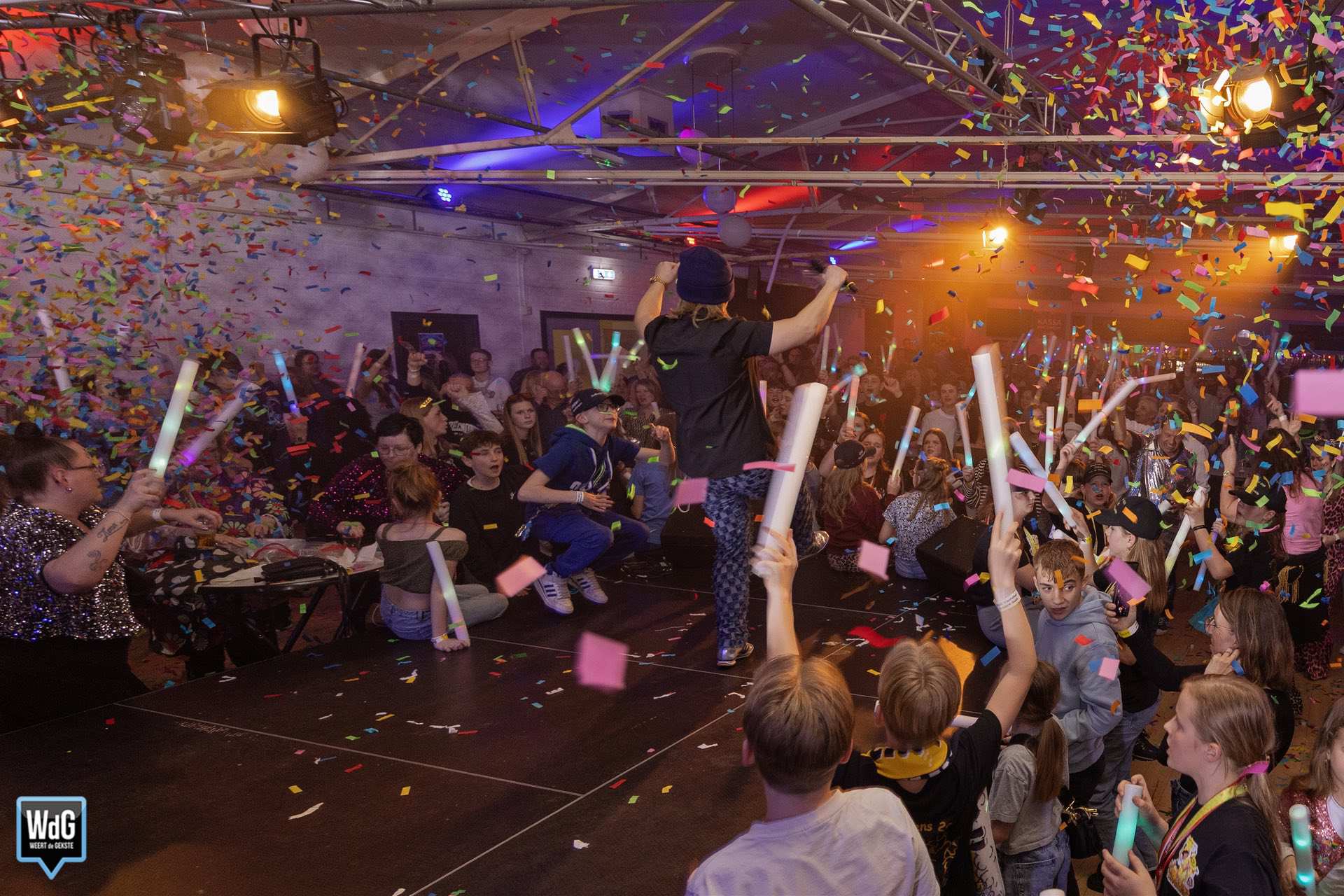 Feest in Buurthuis Moesel tijdens Hâlf Vastebâl 2026