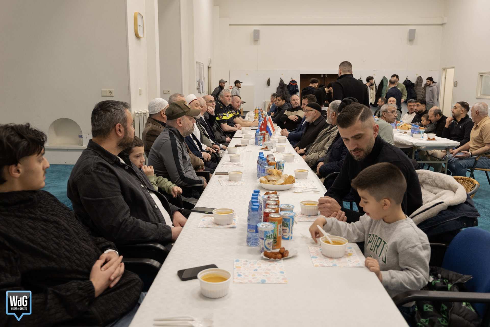 Iftar bij Osman Gazi Moskee in Weert in teken van verbinding
