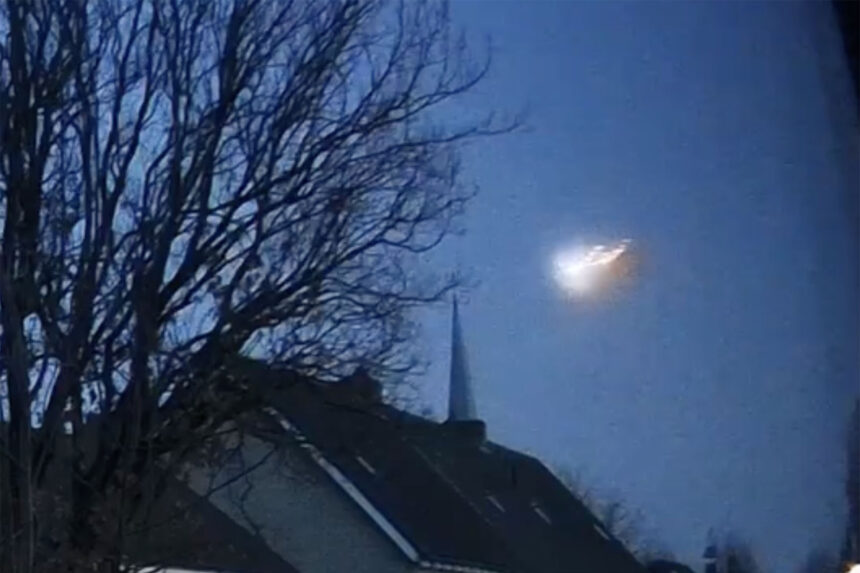 Meteoor zorgt voor kort spektakel aan de avondhemel - Ingestuurd beeld