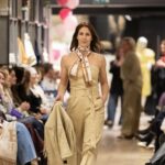 Feestelijke modeshow bij Cramers van Asten viert 20 jaar damesmode