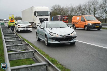 Drie auto's botsen op snelweg A2 bij Maarheeze