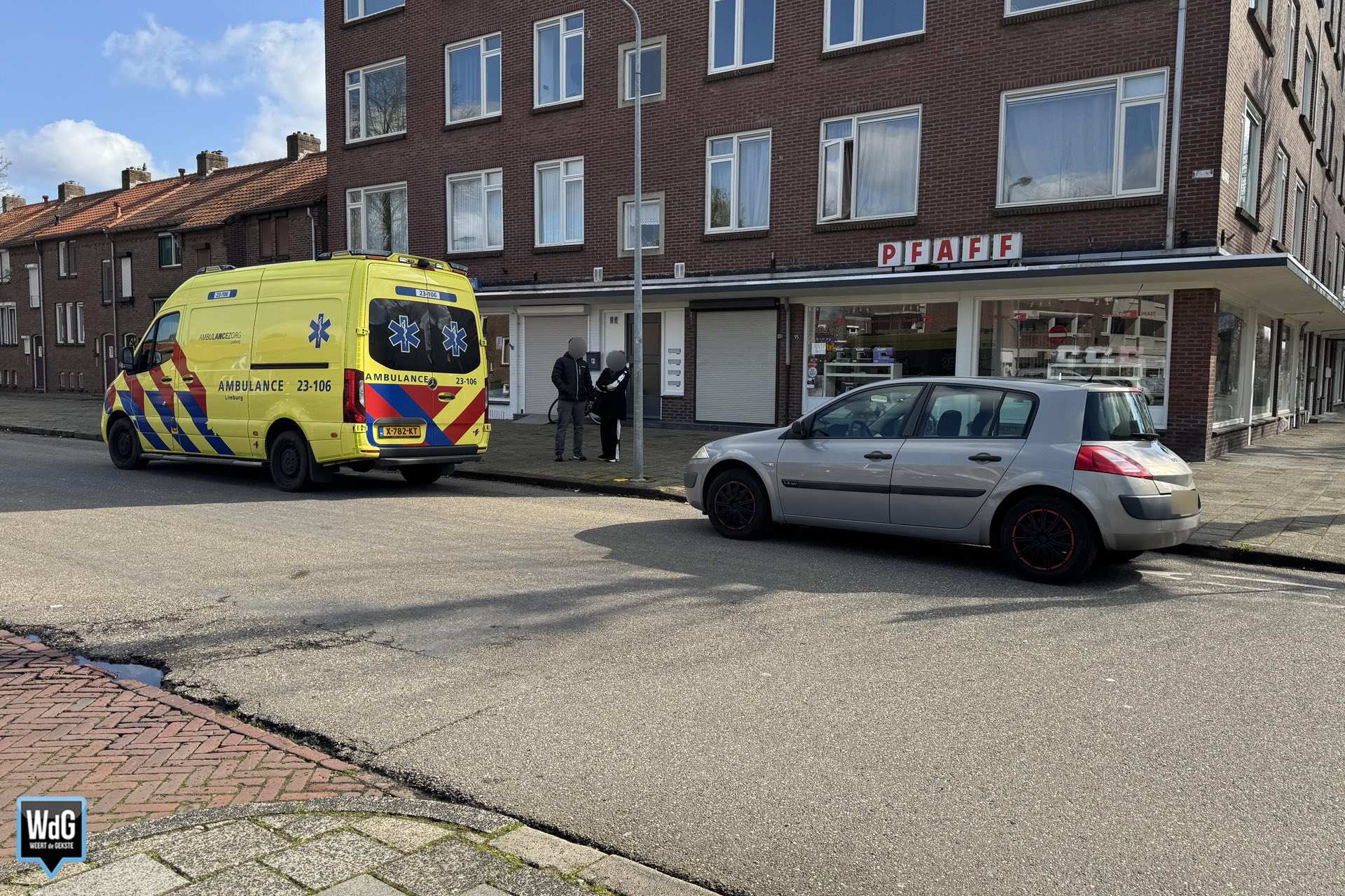 Auto en motor betrokken bij ongeval op de Dries