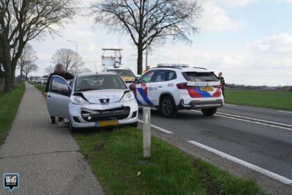 Drie auto's botsen op N280 bij Baexem