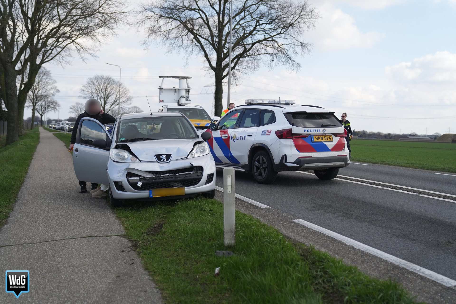 Drie auto's botsen op N280 bij Baexem
