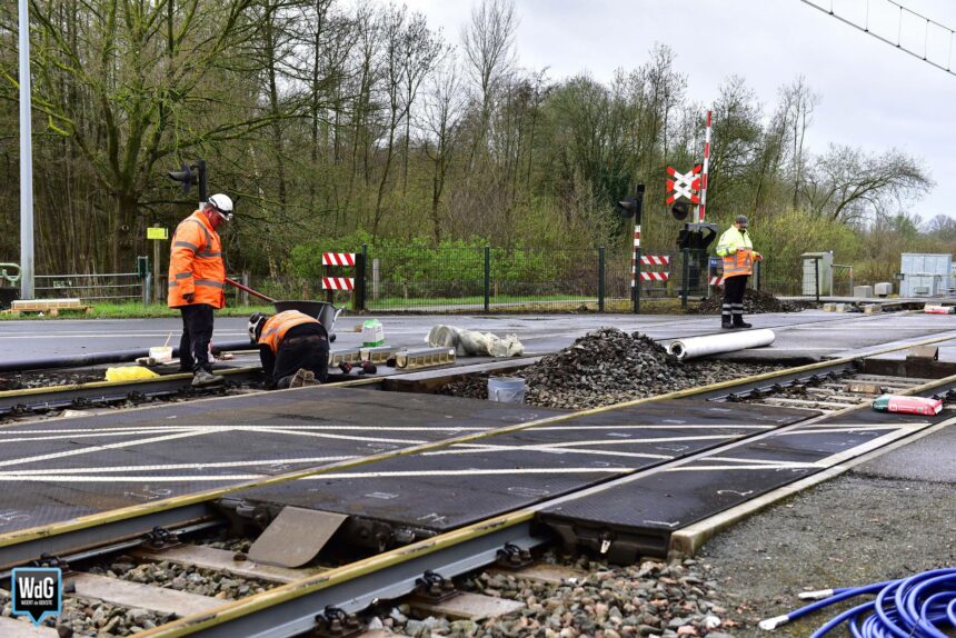 Tijd vliegt vooruit, net als werkzaamheden spoorwegovergang