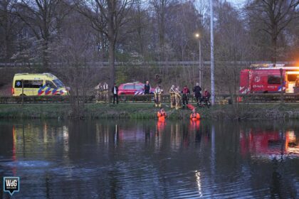 Dronevlieger spot auto in Noordervijver