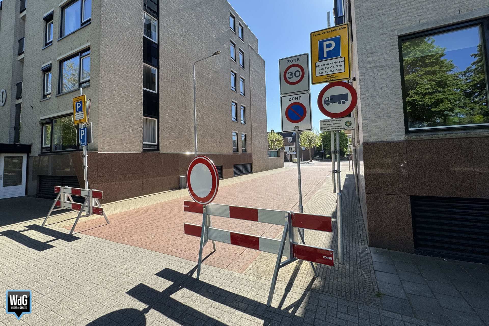 Waarschuwingsborden bij Kasteelplein