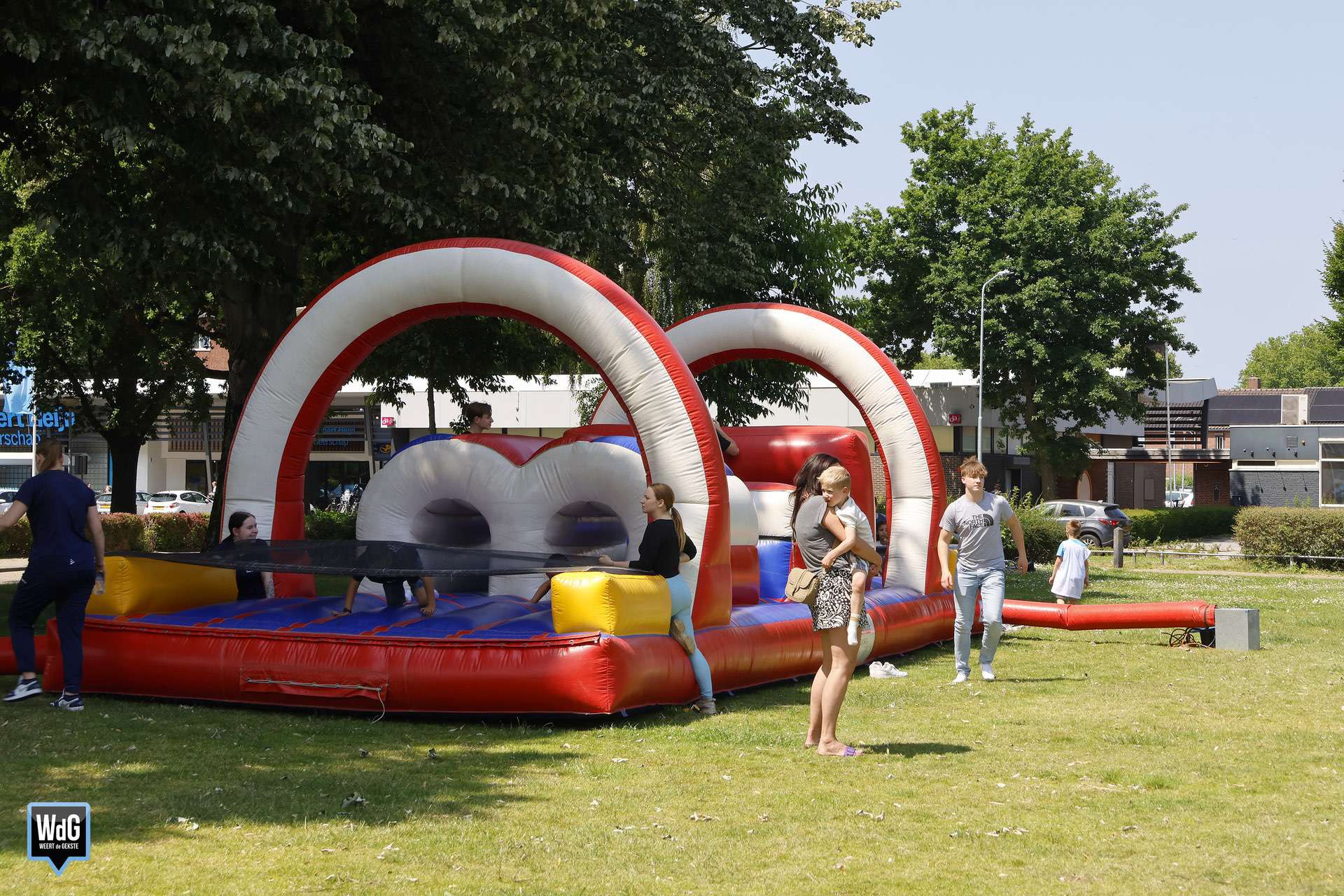 Archieffoto WdG - Jeugd die buiten speelt