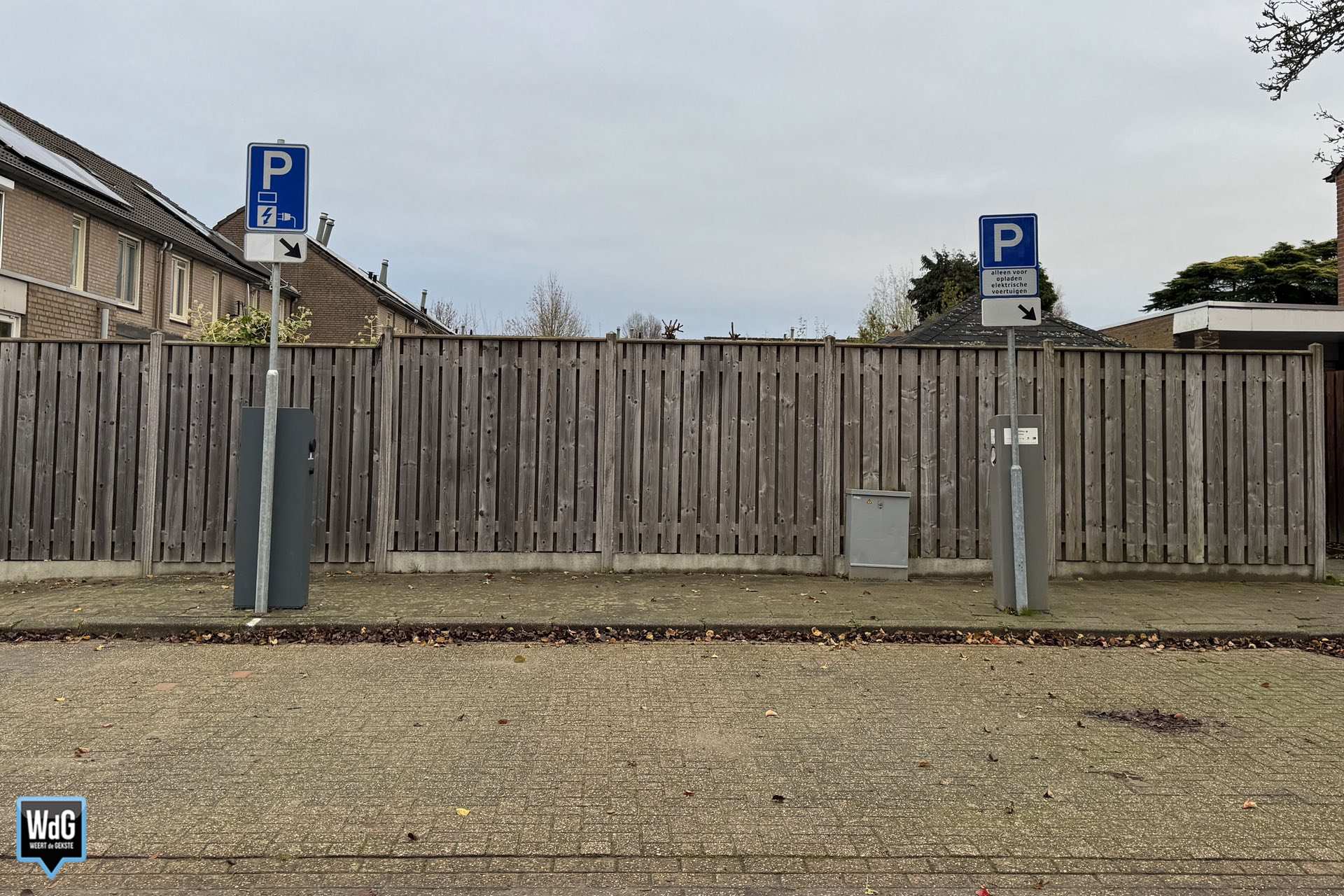 Twee laadpalen met elk één gereserveerde laadplek