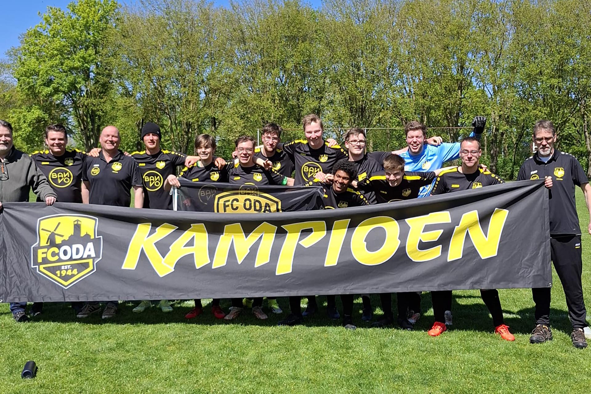 FC ODA G1 overtuigend kampioen na ruime zege - Ingestuurde foto