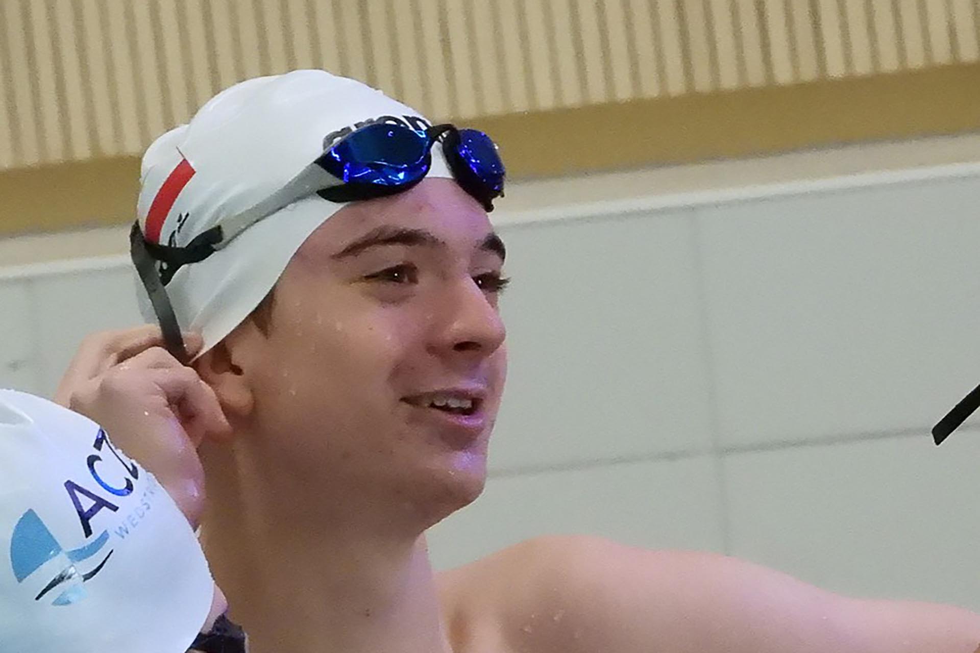 Martijn Nies verbreekt drie nationale leeftijd records en schrijft zwemgeschiedenis