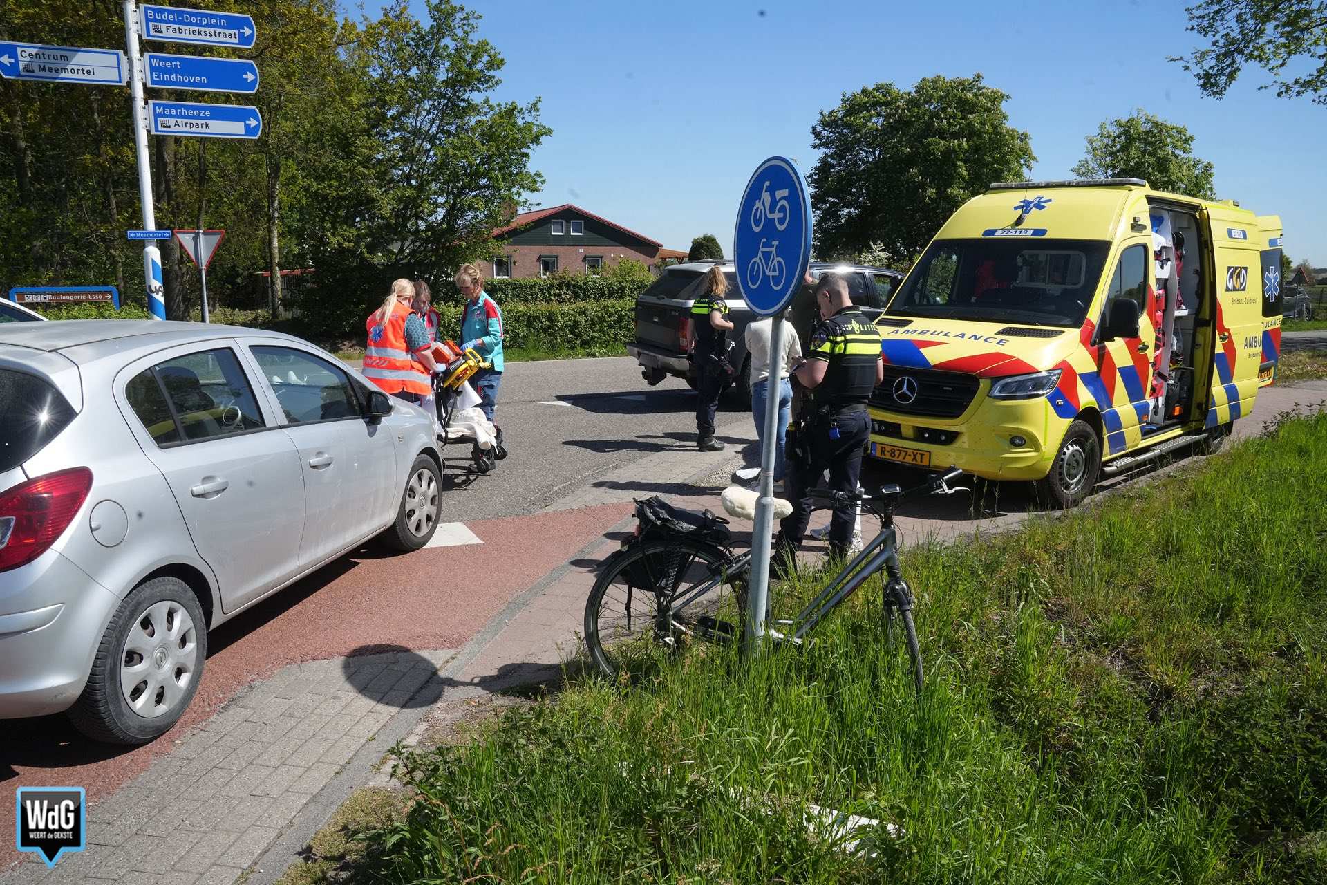 Fietsster gewond na aanrijding met auto in Budel