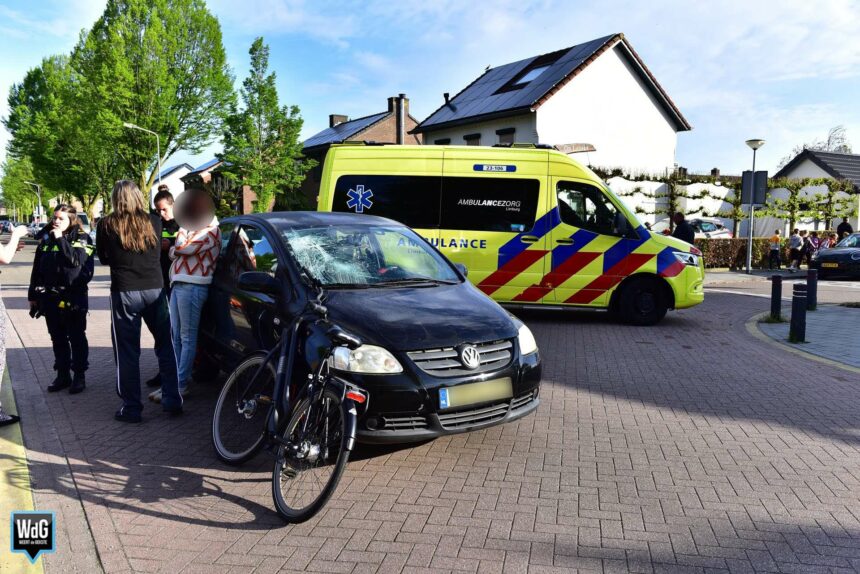 Fietsster gewond na aanrijding op Middelstestraat