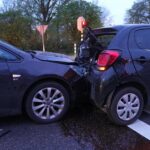Drie auto's beschadigd na botsing op kruising op Ringbaan-Noord
