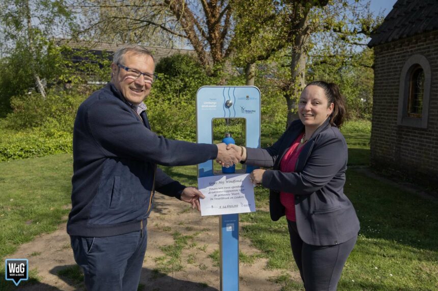 Nieuw watertappunt Leuken officieel geopend door wethouder
