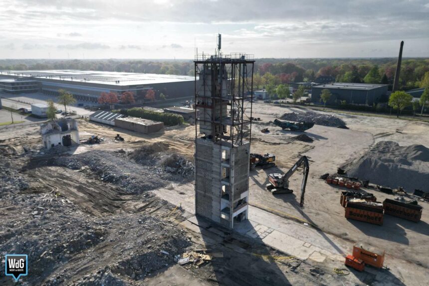 Toren oude Verkadefabriek aan Industriekade tegen de vlakte