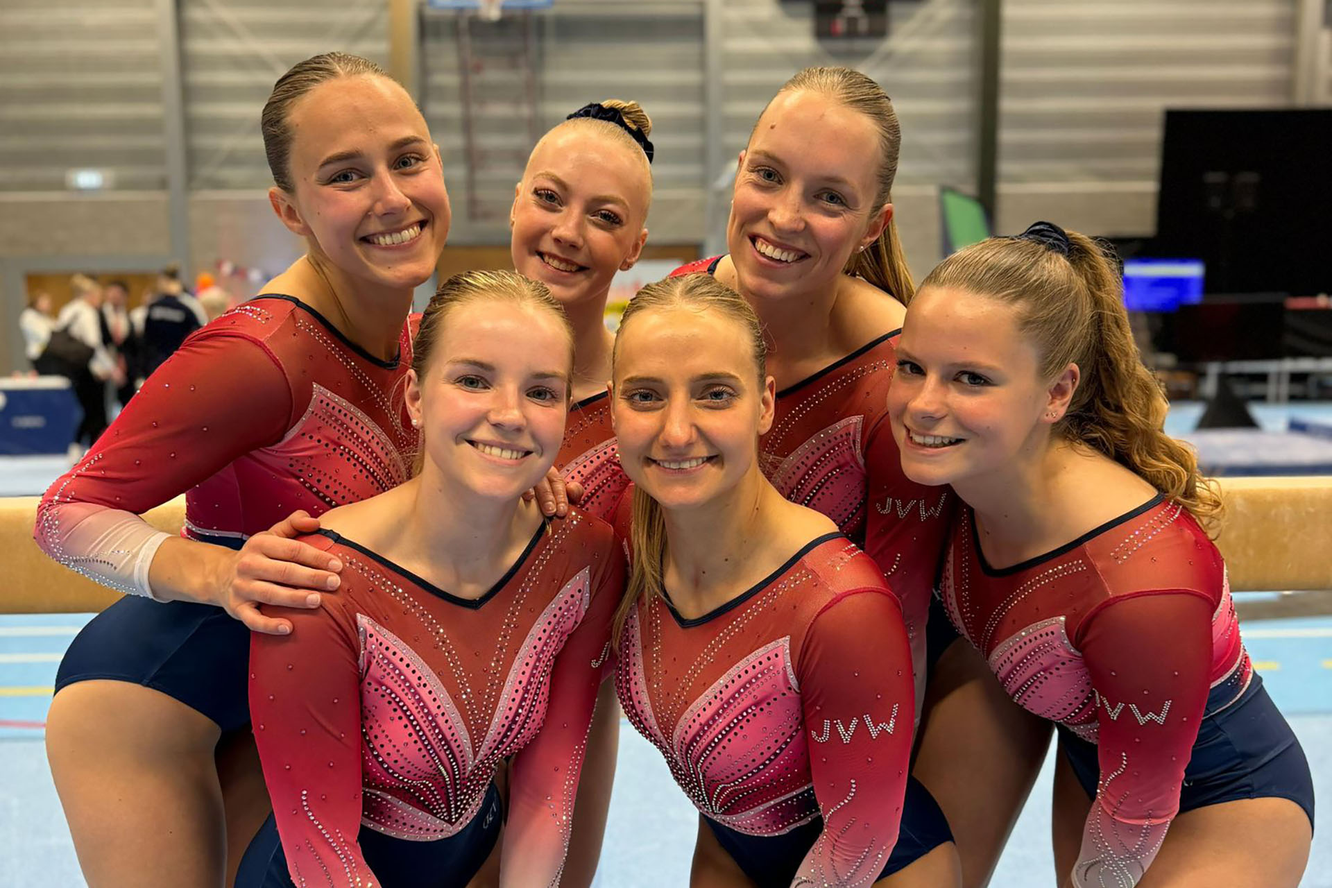 Twee podiumplekken voor turnsters Jan van Weert op het NK Turnen