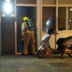 Brandweer doet onderzoek naar vreemde lucht op Serviliusstraat