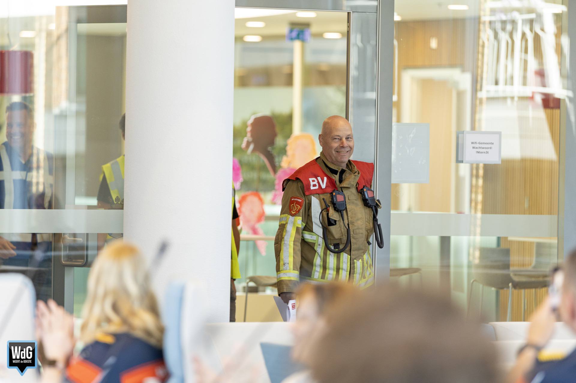 Bijzonder afscheid voor brandweerman René van Tulden in stadhuis Weert