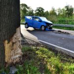 Automobilist gewond na botsing tegen boom op N275 bij Ospel
