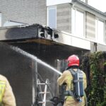 Carport naast woning in Maarheeze vat vlam