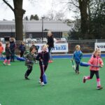 Kinderen nemen deel aan een hockeyactiviteit tijdens Funkey Fiësta. Archieffoto.
