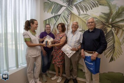 Kiwanis Club Weert schenkt Kiwanis poppen aan SJG Weert