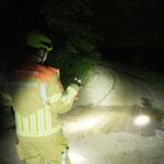 Chemische vloeistof geloosd op zandweg in Nederweert-Eind