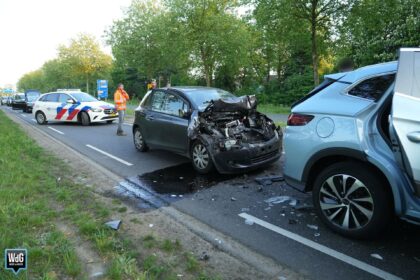 Flinke schade na kop-staartbotsing op Eindhovenseweg