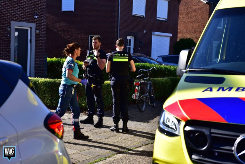 Fietser gewond aangetroffen op straat in Ospel