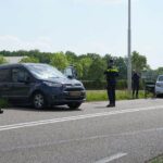 Auto's botsen in bocht op Maaseikerweg