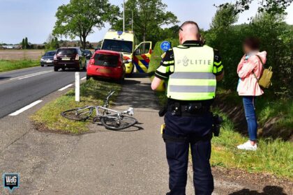 Auto en fietser botsen op Rijksweg Zuid (N280) in Kelpen-Oler