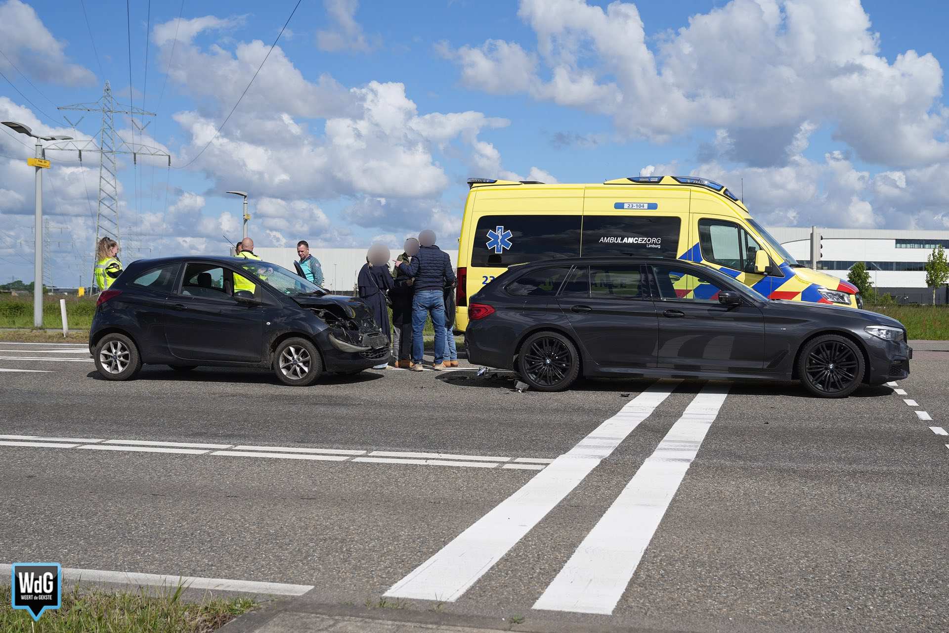 Twee auto’s botsen op Ringbaan-Noord in Weert