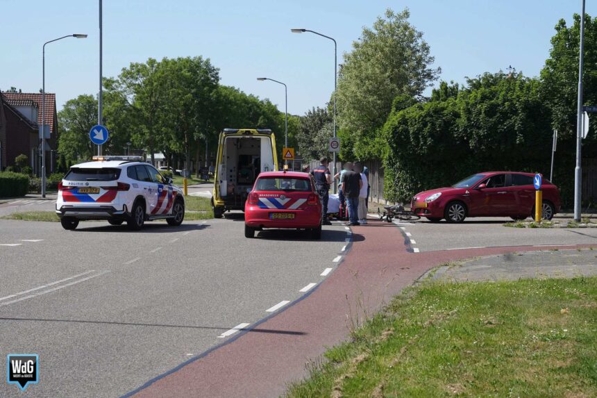 Fietser gewond na aanrijding op St. Luciastraat
