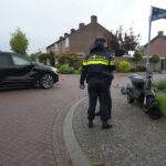 Scooter en auto botsen op kruising Stramproy