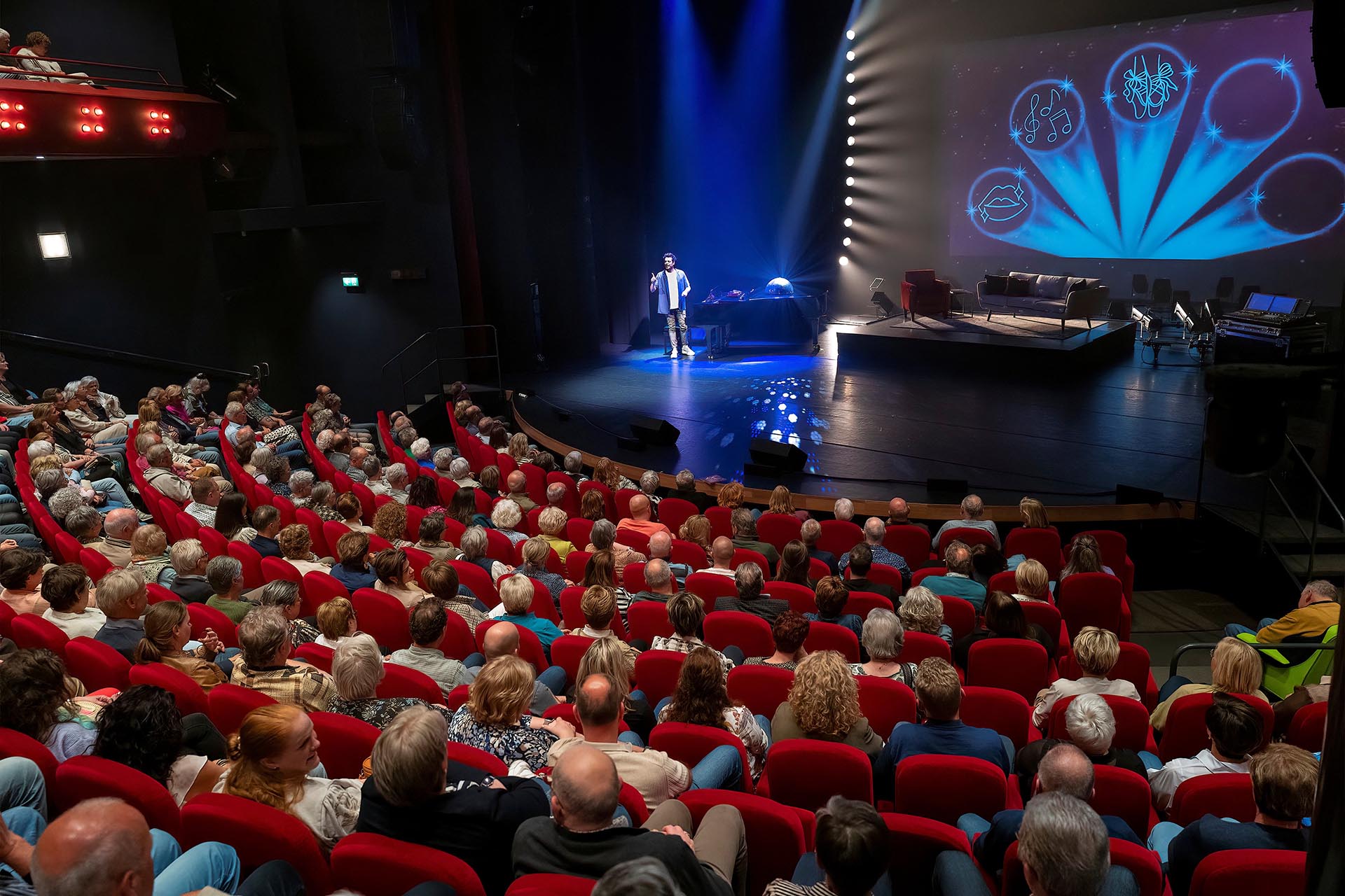 Previewavond van het nieuwe theaterseizoen in het Munttheater. Foto van Rob Nijpels