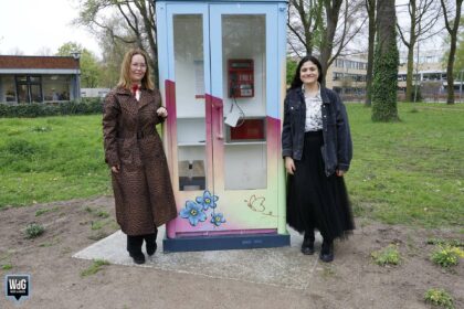 Stadsdichter Gaby Rasters en oud-stadsdichter Salma Ali