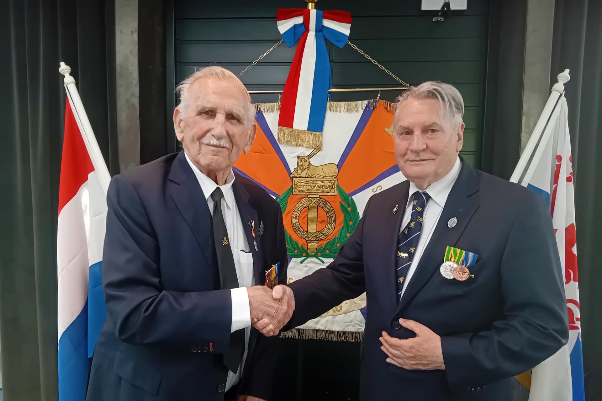 Siegmund Zasada (97) uit Weert en Peter William Schreuders (77) uit Nederweert