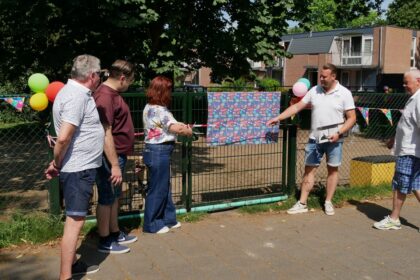 Nieuw hondenravotterrein in de wijk Fatima in Weert feestelijk geopend. Foto via Wijkraad Fatima