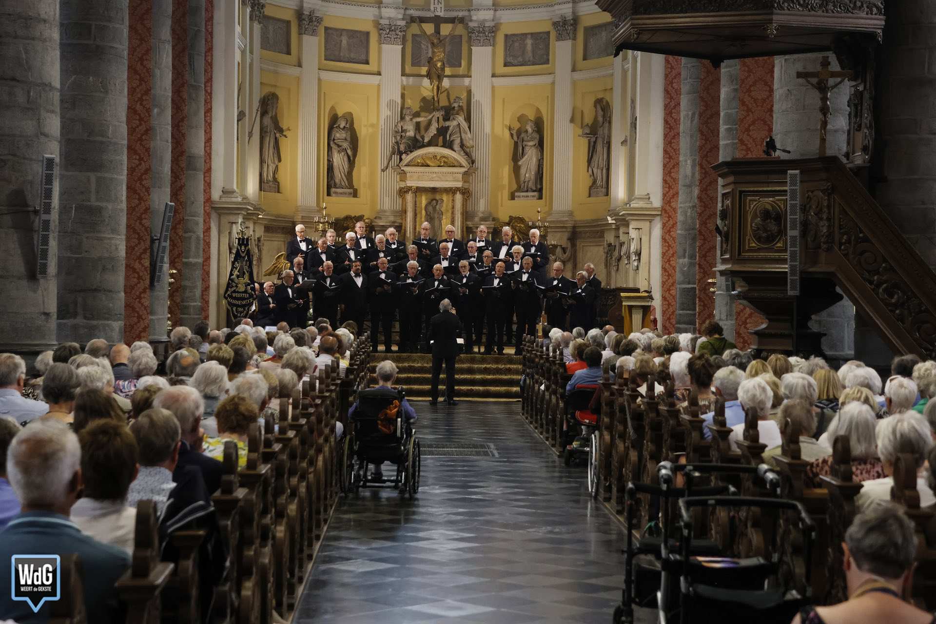 Weerter Mannenkoor viert 60-jarig jubileum voor volle St. Martinuskerk