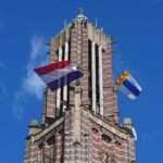 Beklim de toren van de Sint Martinuskerk in Weert tijdens de open torendagen. Archieffoto