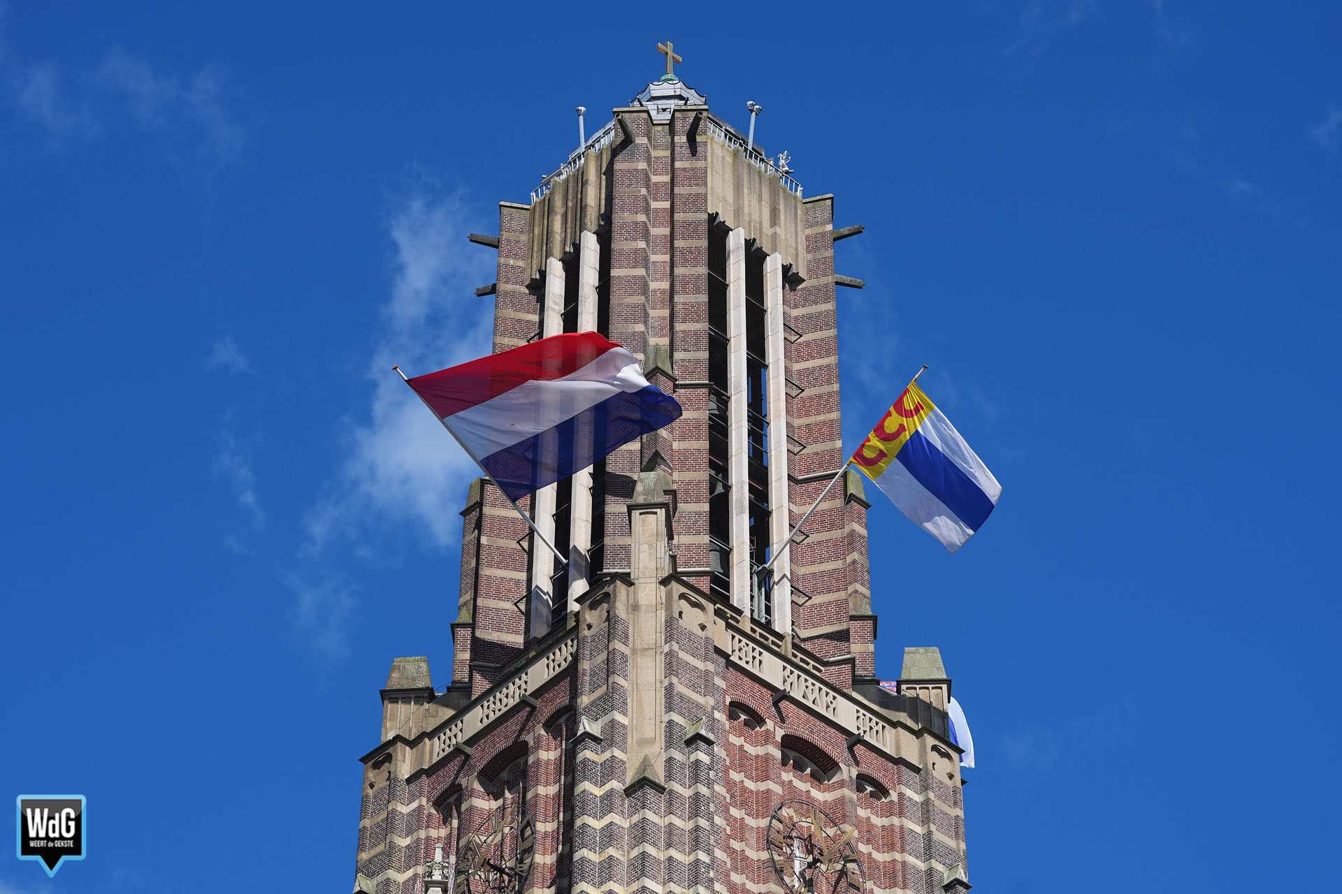 Beklim de toren van de Sint Martinuskerk in Weert tijdens de open torendagen. Archieffoto