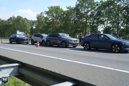 Vier auto's botsen op snelweg A2 bij Maarheeze