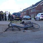 Auto botst met fietsster op de Haam