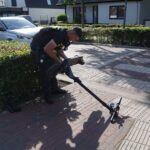 Auto en e-step botsen op kruising in Maarheeze